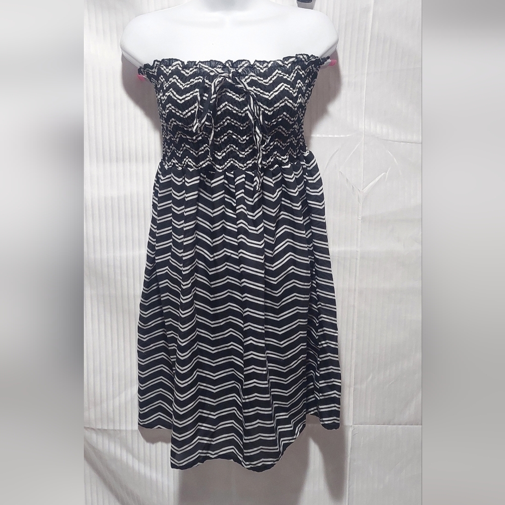 Black and White Chevron Strapless Dresss By Ocean Club Size Large